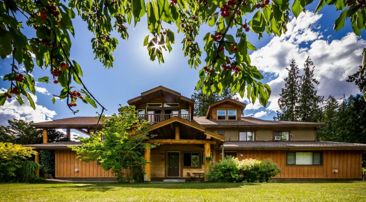 Bella Coola Mountain Lodge Hagensborg Exterior foto